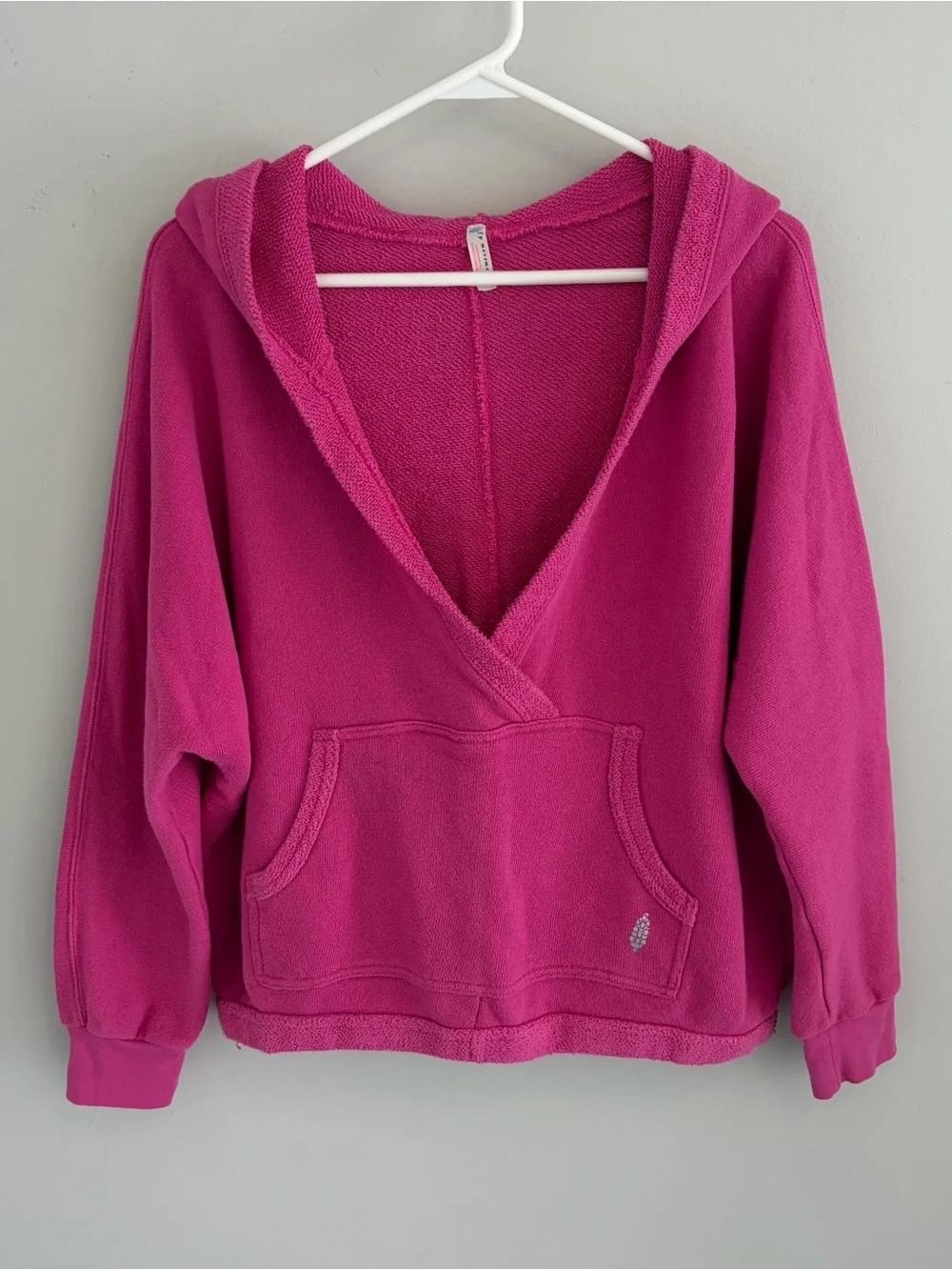FP Movement Oversized Cropped Reyes Hoodie. - Picture 2 of 12